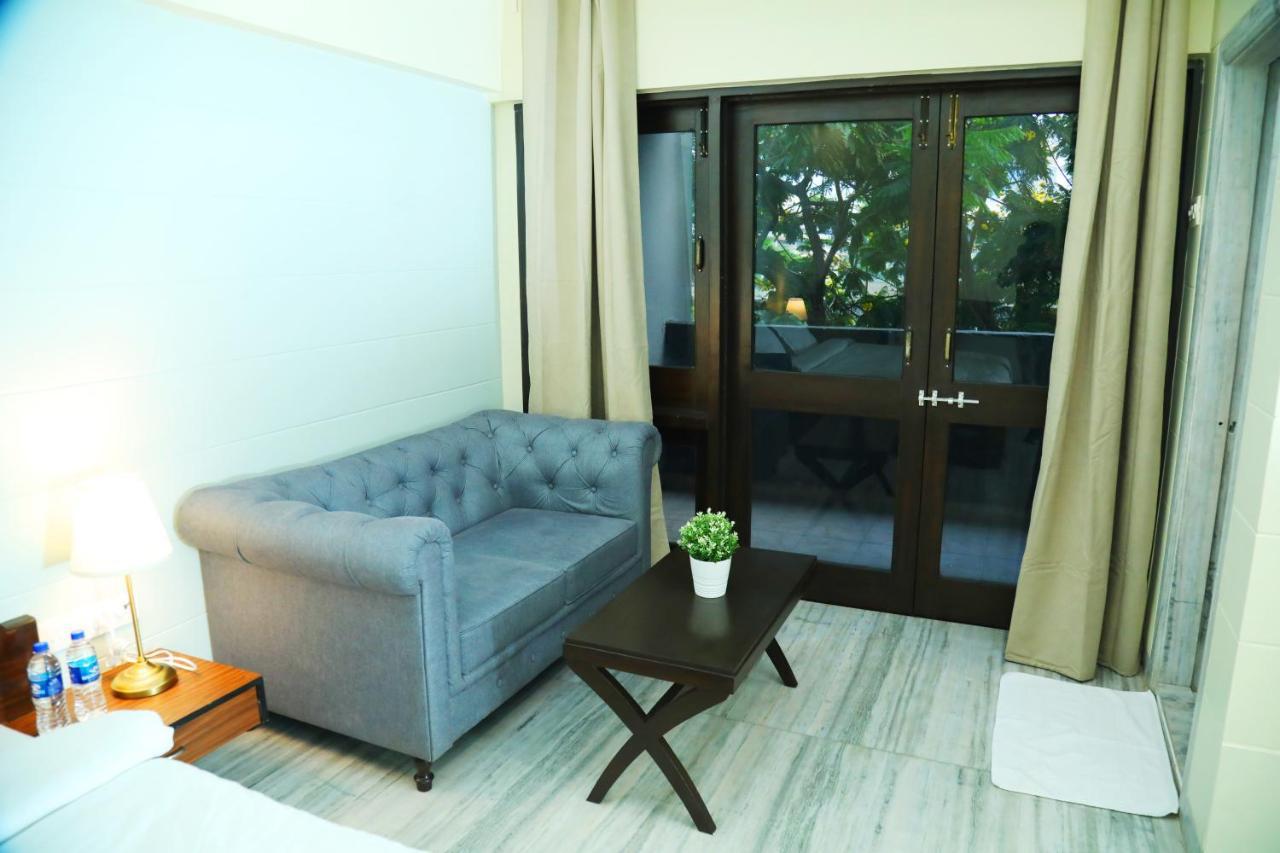 Country Inn & Suites By Turtle Mumbai Bagian luar foto