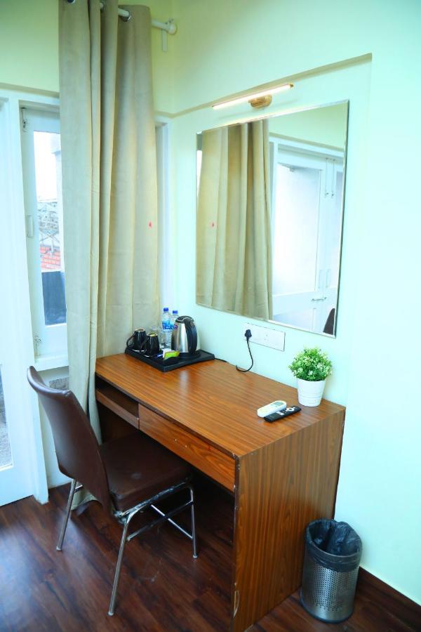 Country Inn & Suites By Turtle Mumbai Bagian luar foto