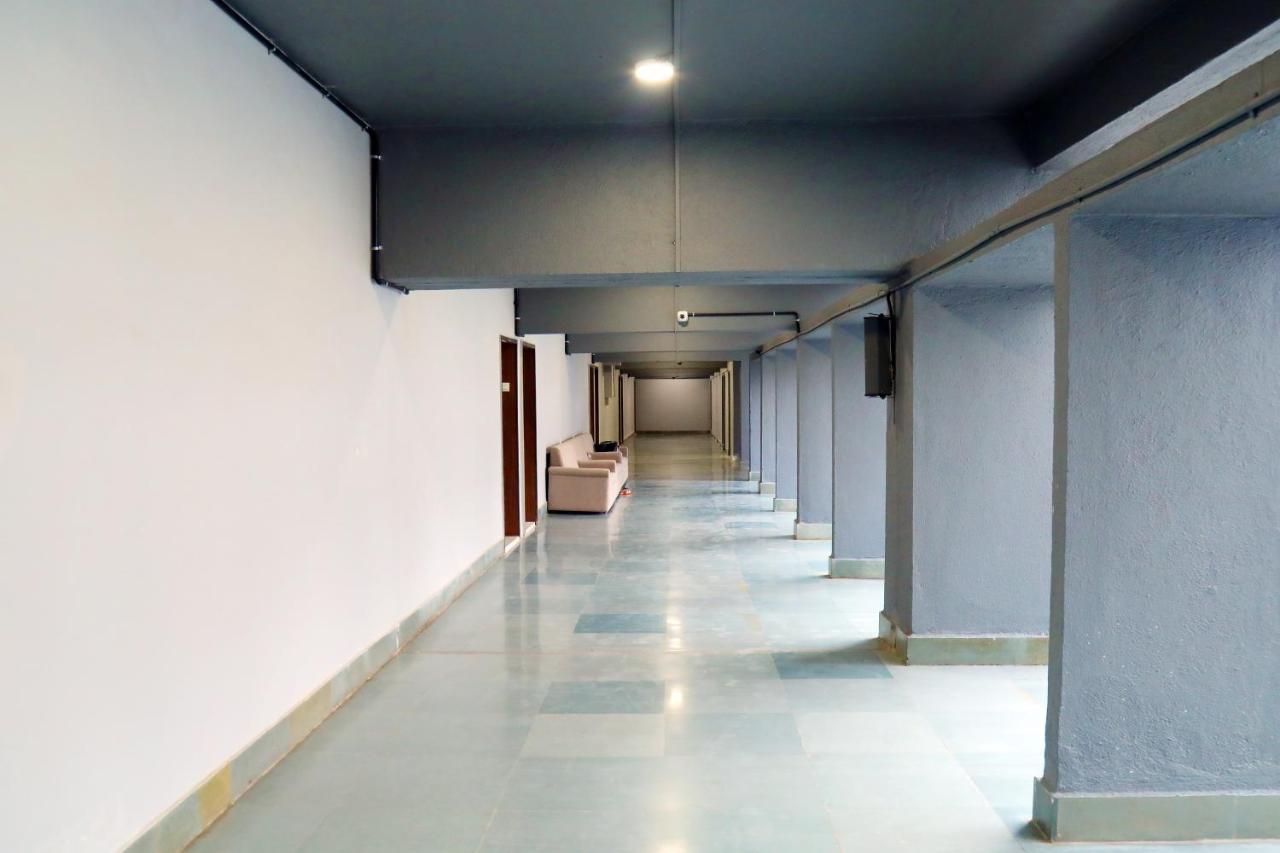 Country Inn & Suites By Turtle Mumbai Bagian luar foto